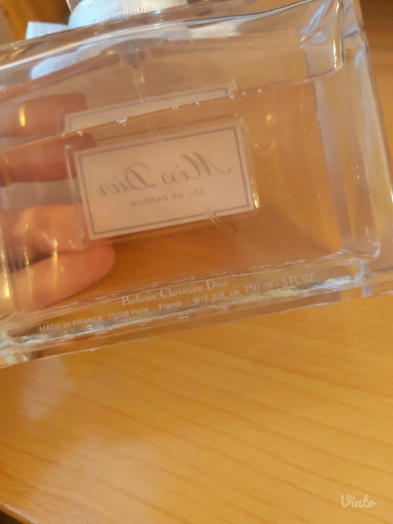 Čitajte oglas pažljivo! Parfem Miss Dior