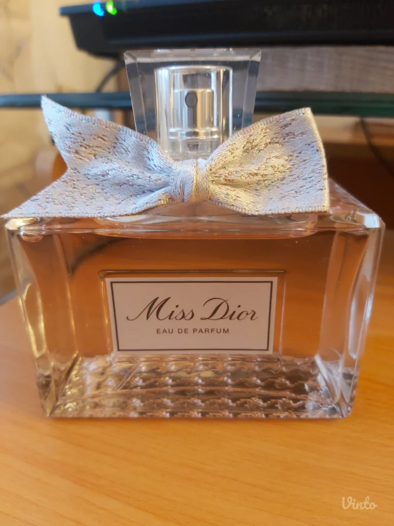 Čitajte oglas pažljivo! Parfem Miss Dior