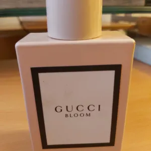 Čitajte oglas pažljivo! Parfem Gucci Bloom
