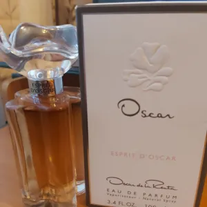 Čitajte oglas pažljivo! Parfem Oscar de la Renta