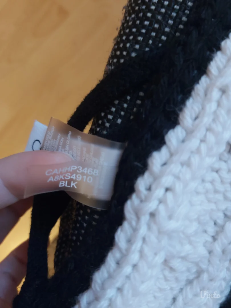 Čitajte oglas pažljivo! Calvin Klein šal