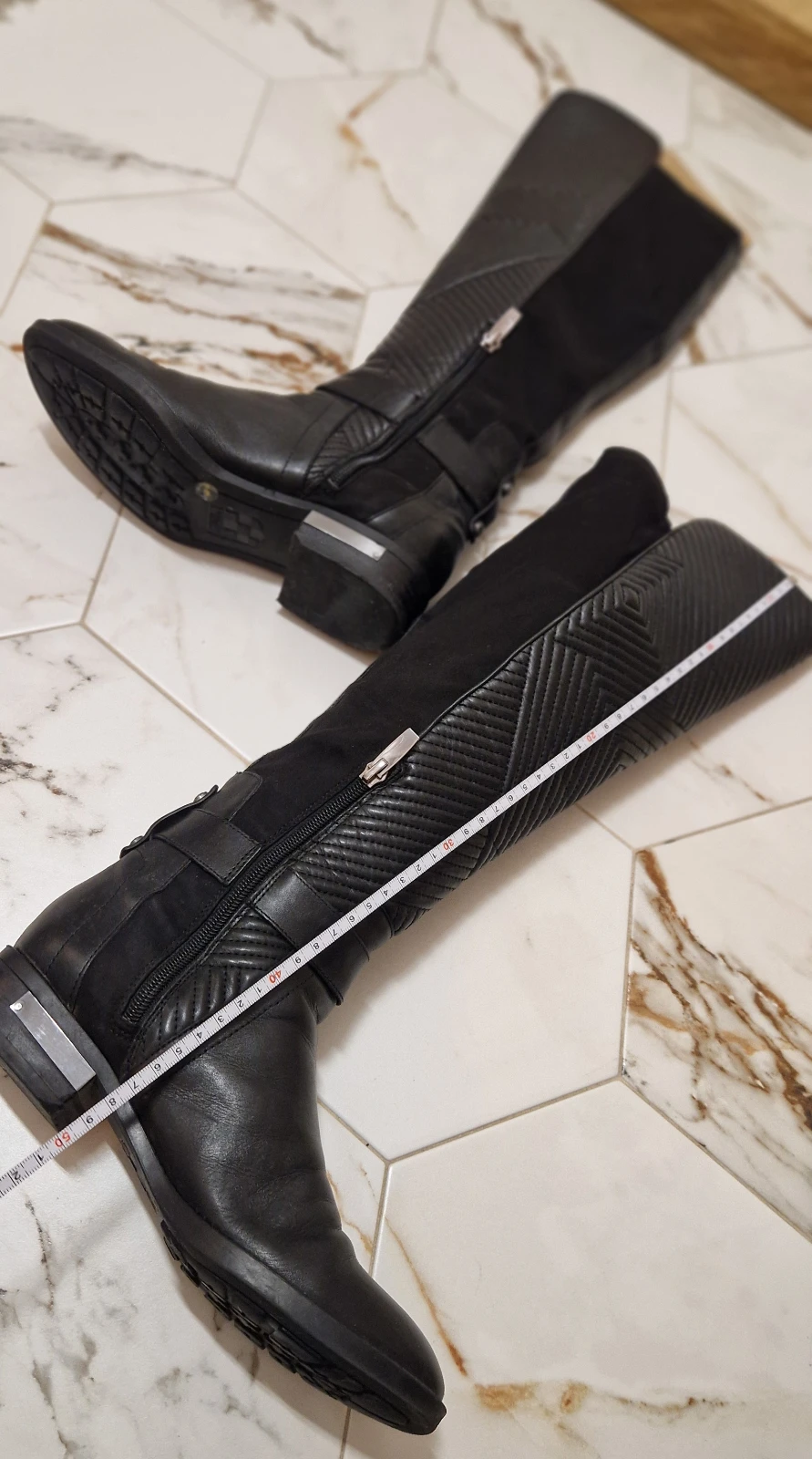 Vince Camuto crne čizme do kolena – broj 37