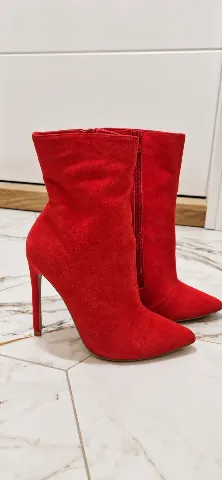 Steve Madden crvene čizme od velura – broj 36