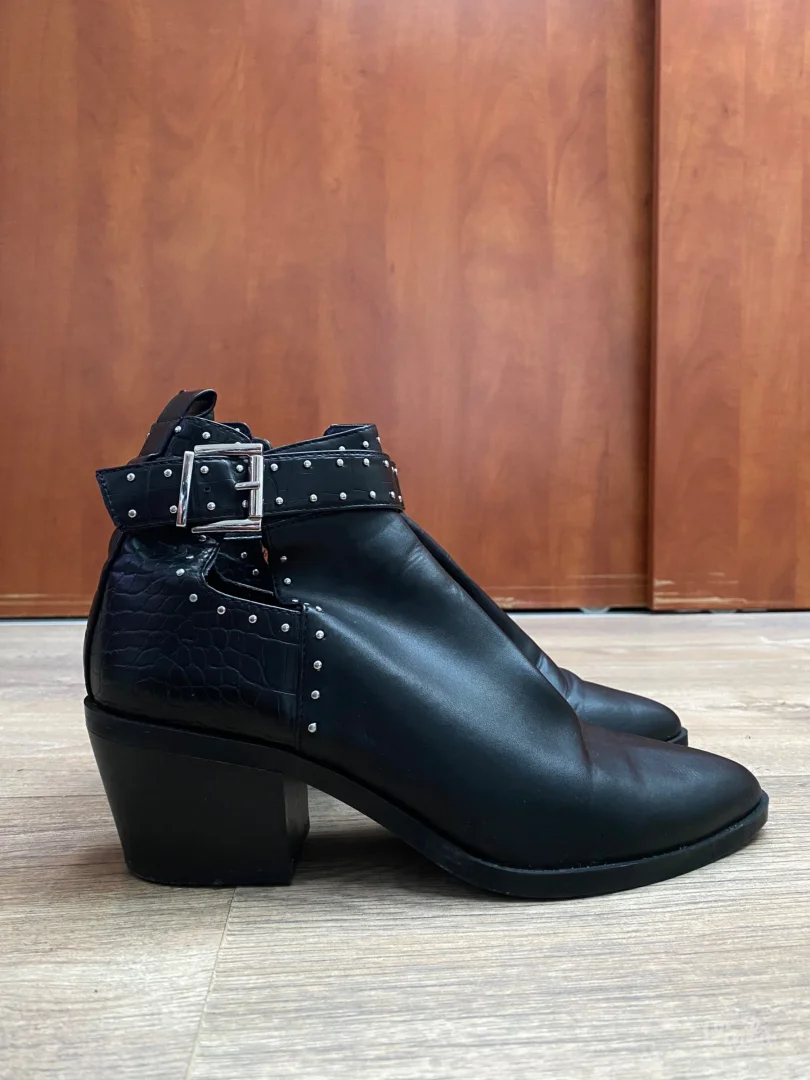 Stradivarius - Ženske čizme (gležnjače)