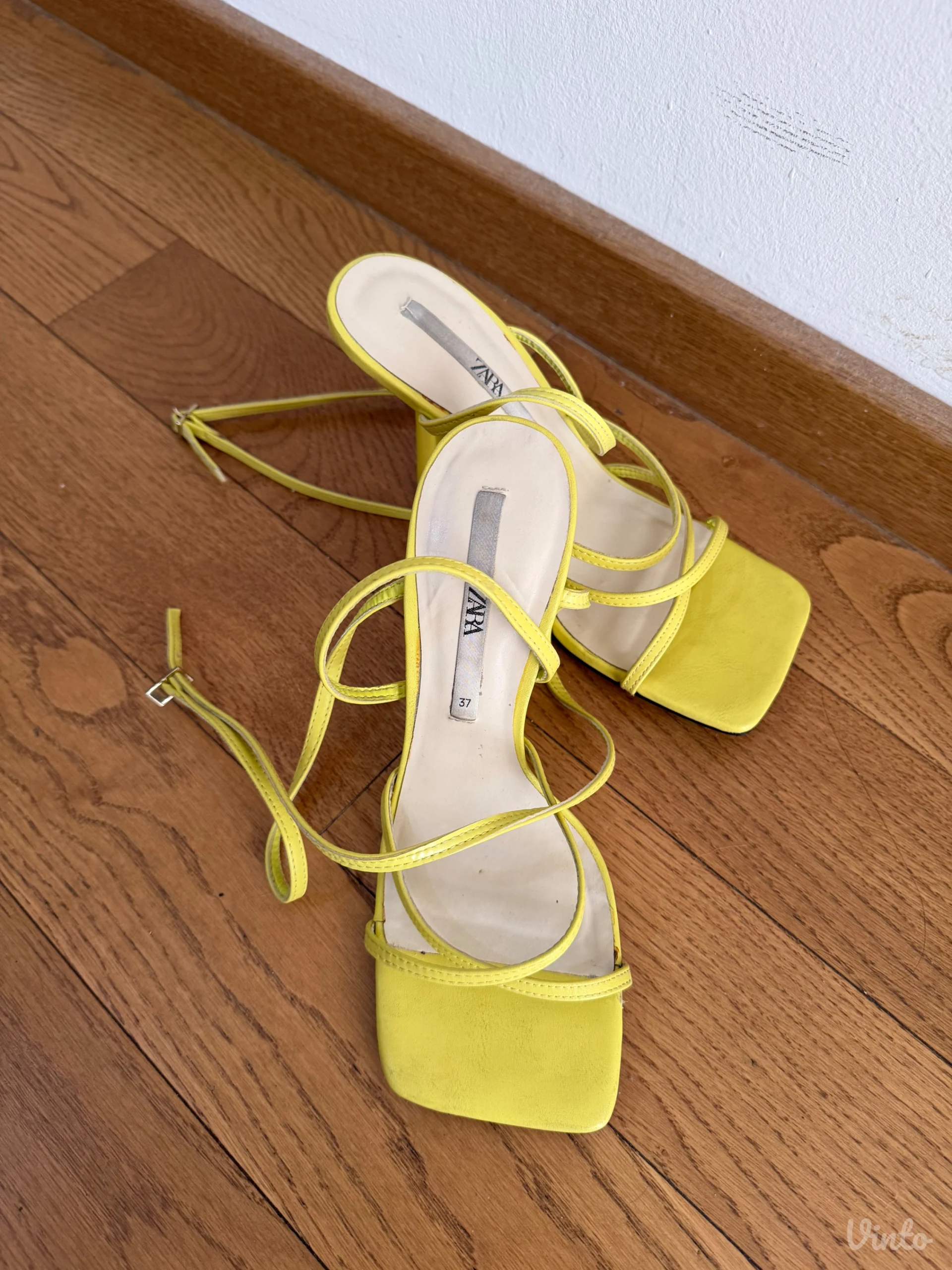 Zara sandale 37 broj
