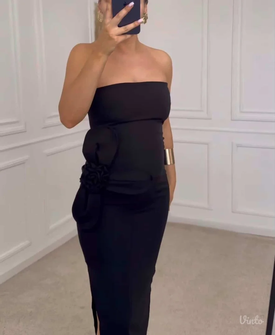 Crna haljina sa cvetom