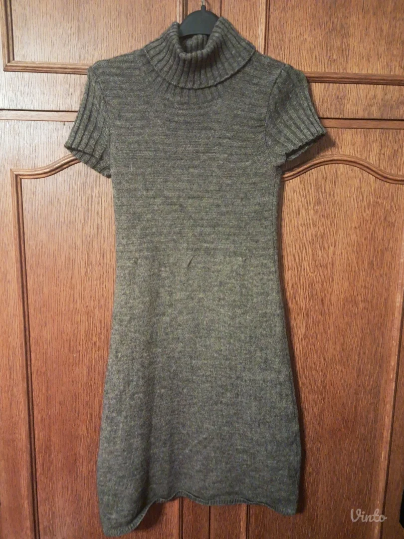 Zenska vunena haljina.