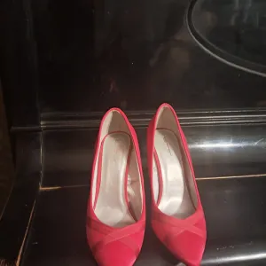 Roze satenske cipele