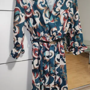 Elegantna haljina sa dezenom