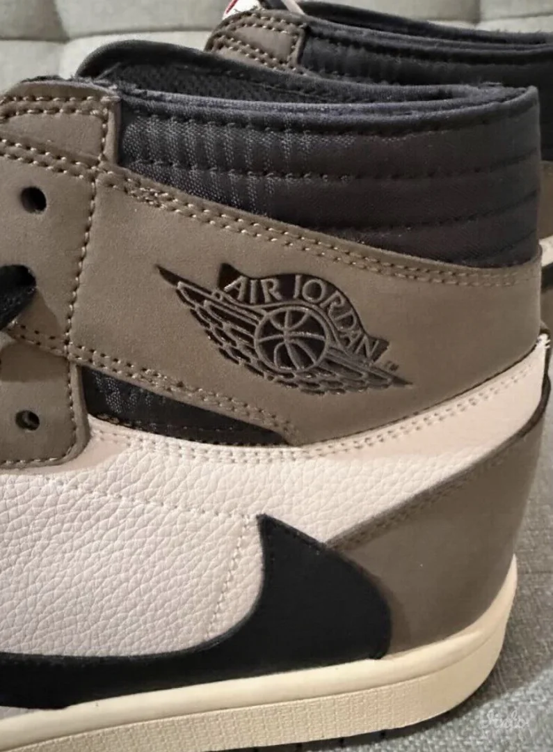 Air Jordan 1 Retro High Travis Scott Cactus Jack Broj 46