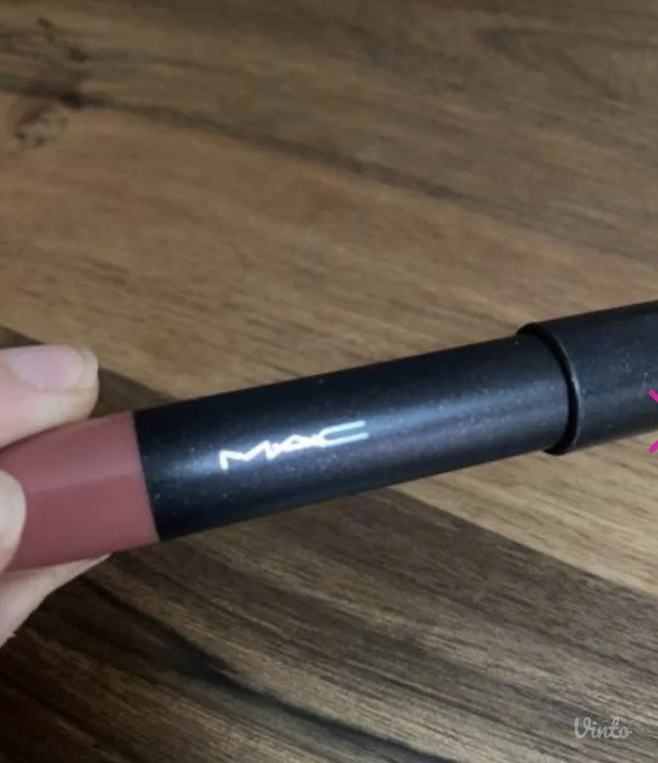 MAC sjaj u olovci boja kittenish