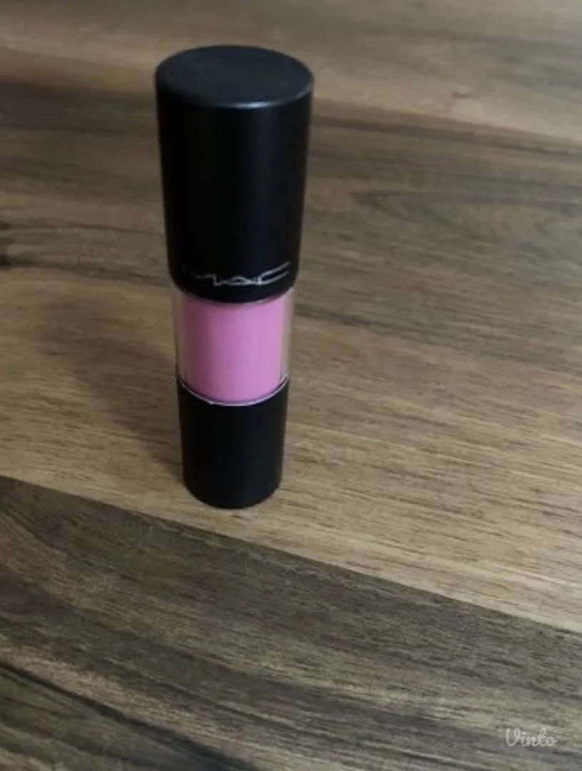 MAC sjaj sa usne boja ceaseless energy