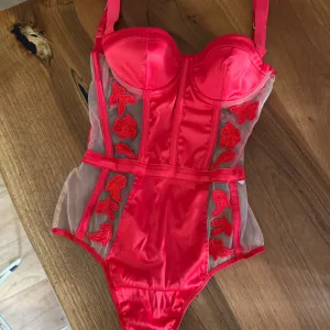 Beba cipkasti body S vel