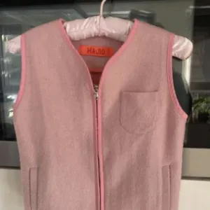 MALO vuneni prsluk 9-10 god