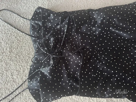 Zara Crna haljina sa tufnama