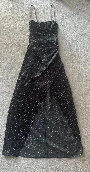 Zara Crna haljina sa tufnama