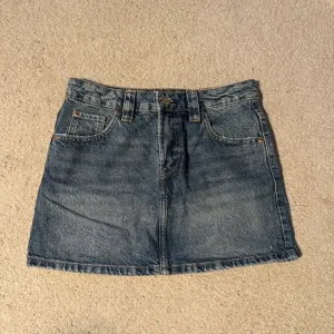 Stradivarius teksas mini suknja