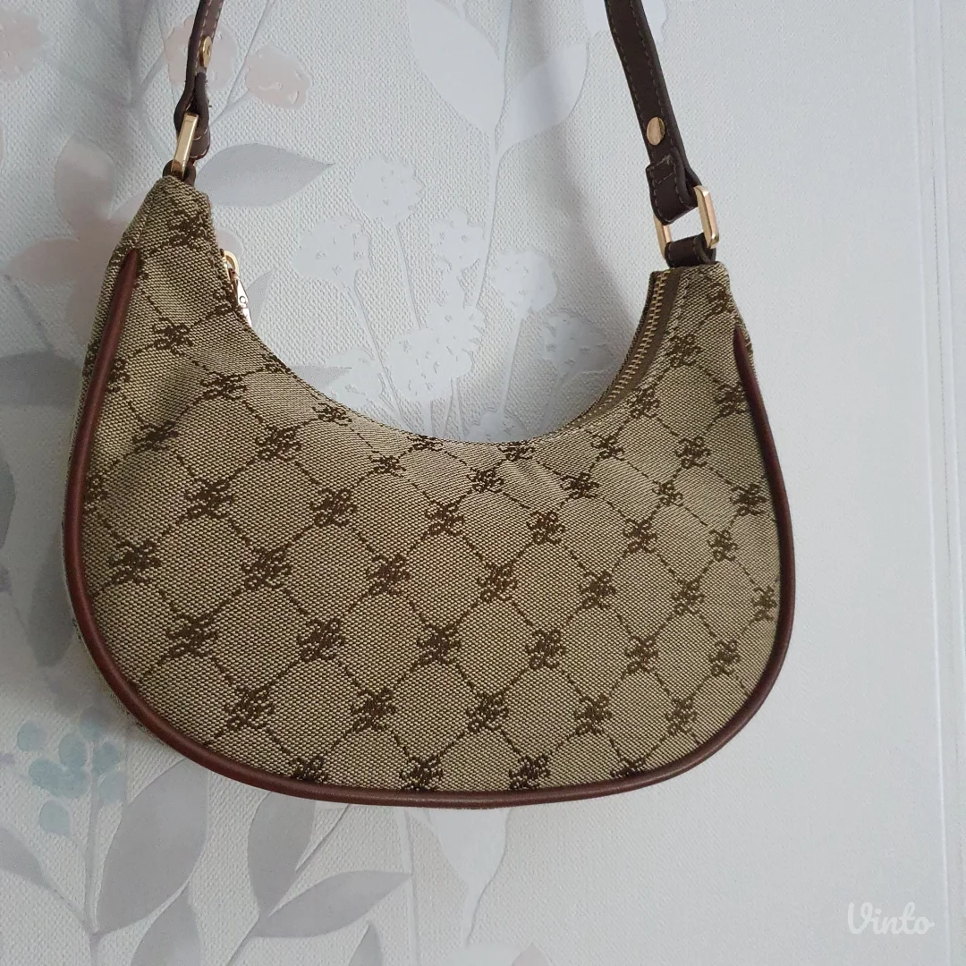 Novo! Mango Shoulder Bag