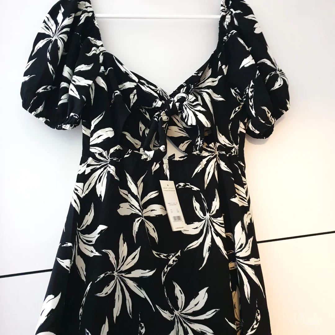 Novo! Newlook Midi Haljina S