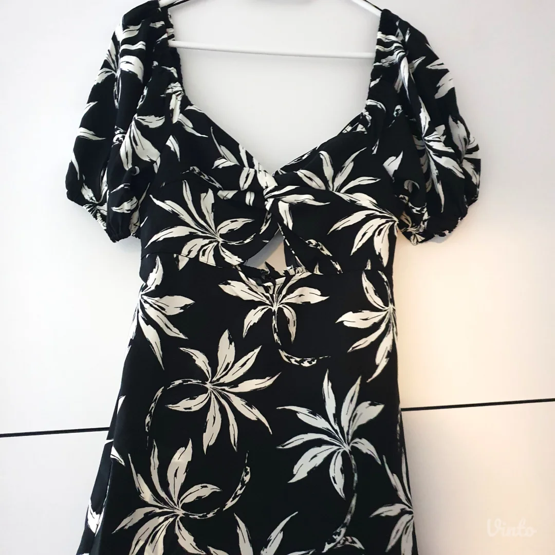 Novo! Newlook Midi Haljina S