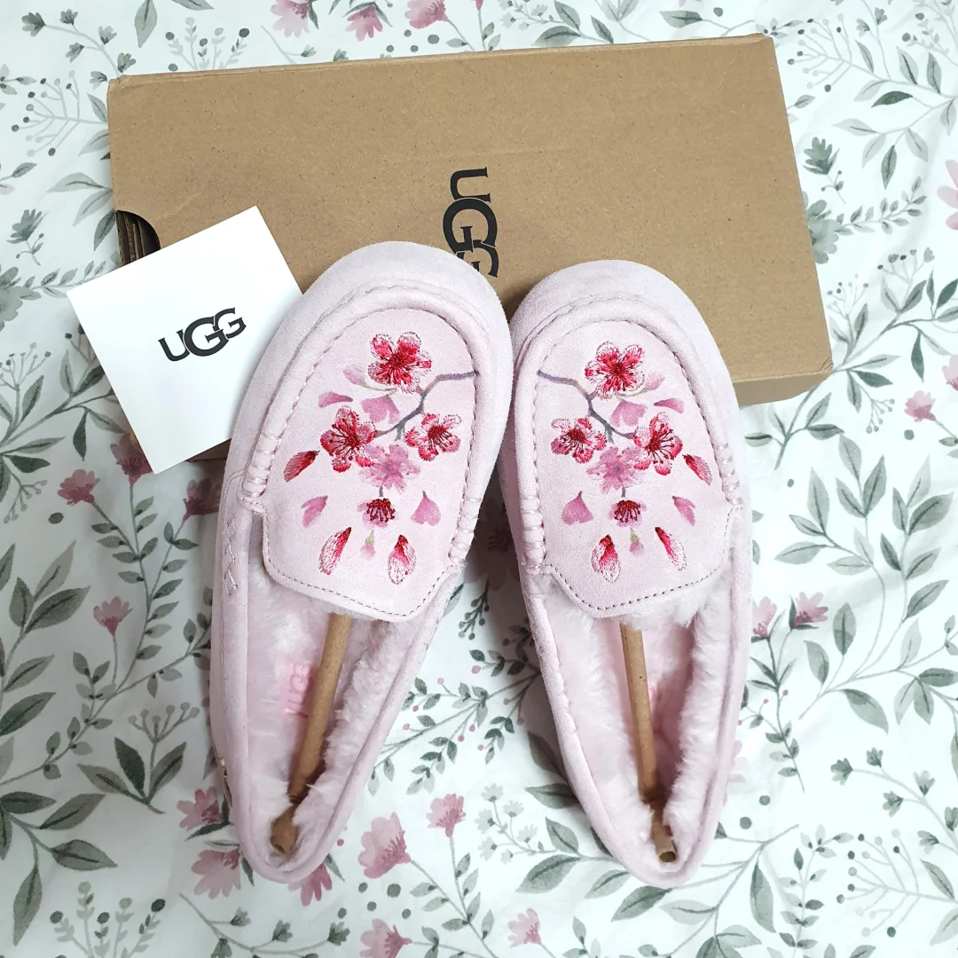 Novo! UGG Ansley Mokasine 37