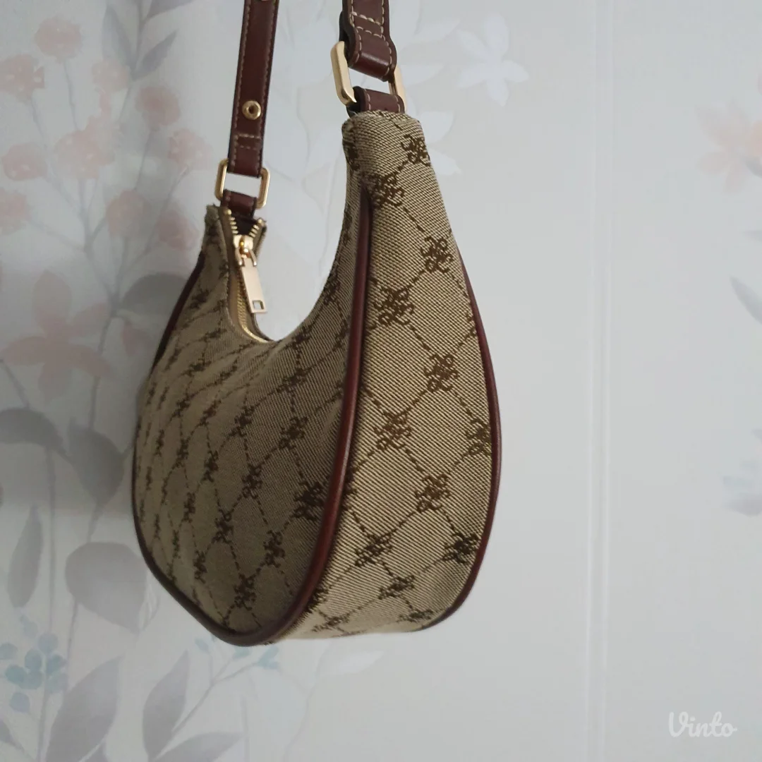 Novo! Mango Shoulder Bag