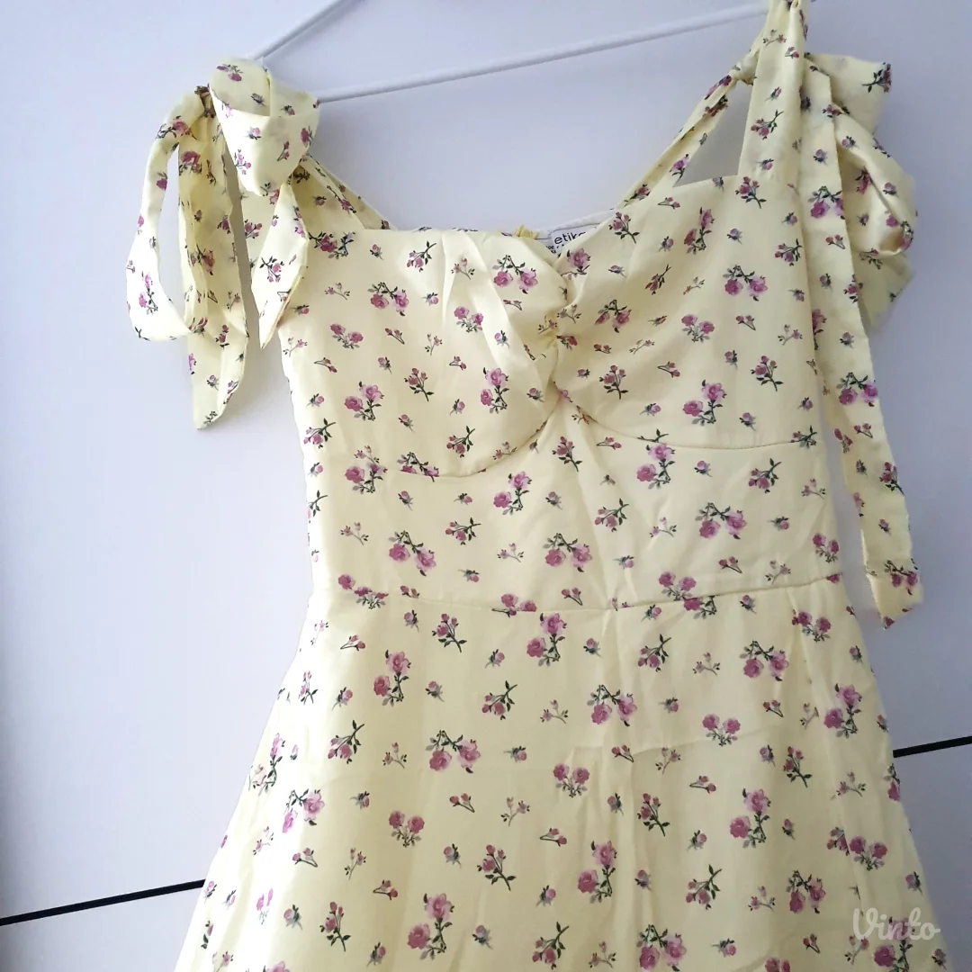 Novo! Midi Svetlo Žuta Haljina