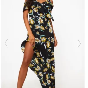 Pretty Little Thing Floral Haljina Novo