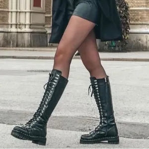 Shoebox Duboke Kožne Čizme