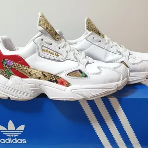 Adidas Falcon W Patike