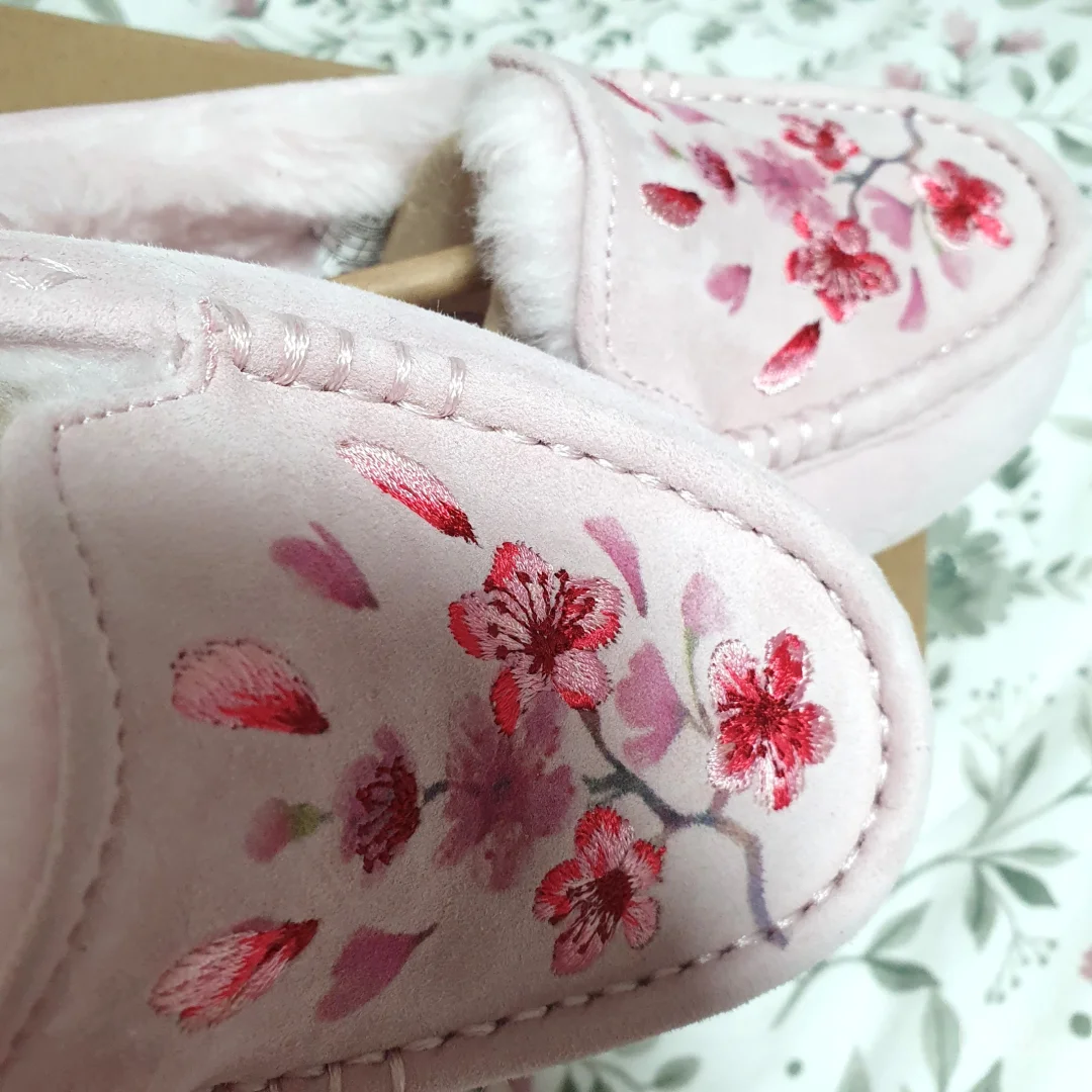 Novo! UGG Ansley Mokasine 37