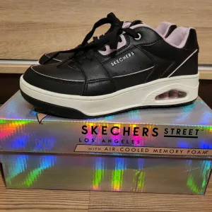 Skechers patike br. 40