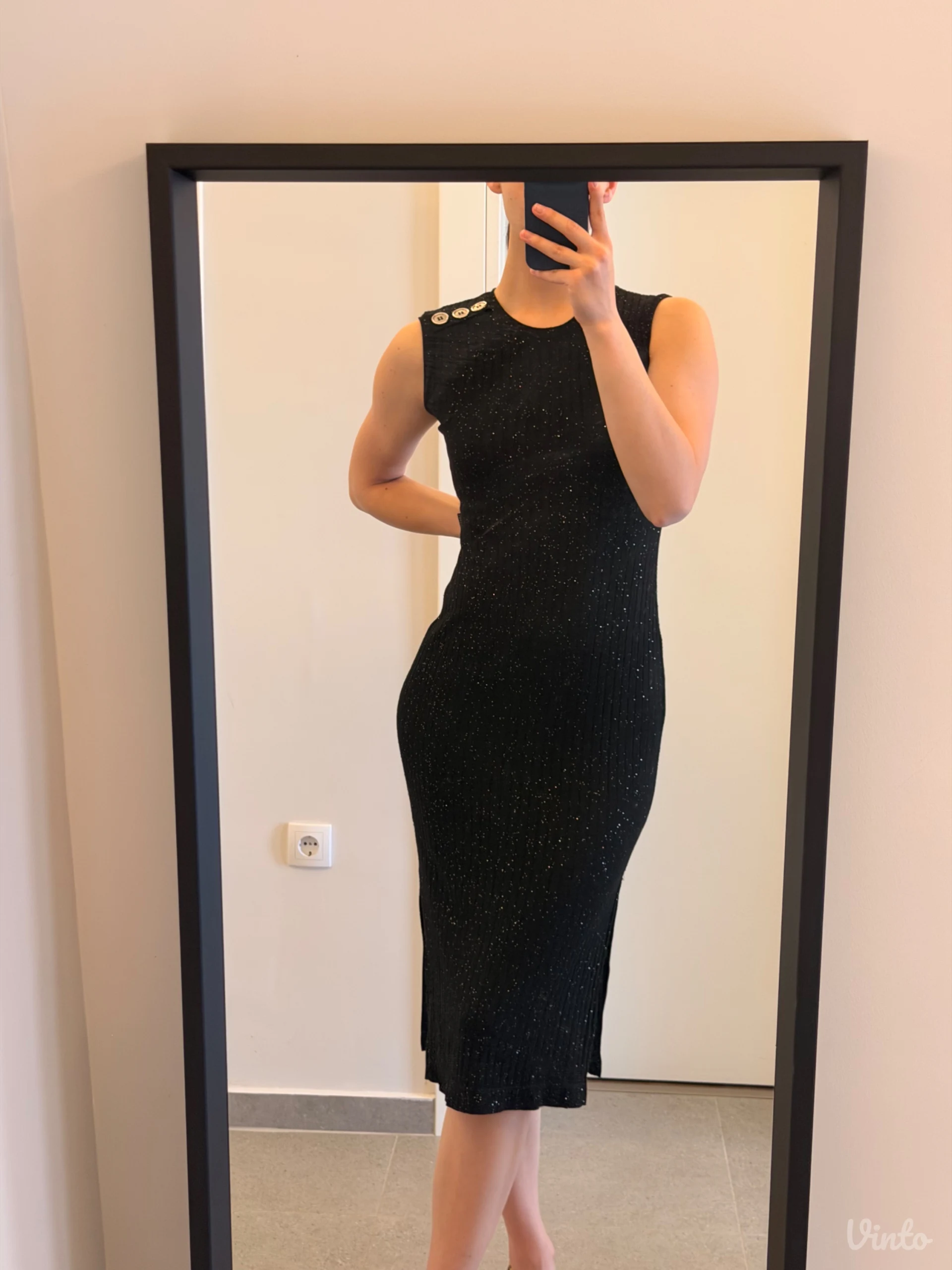Katrin crna haljina sa šljokicama