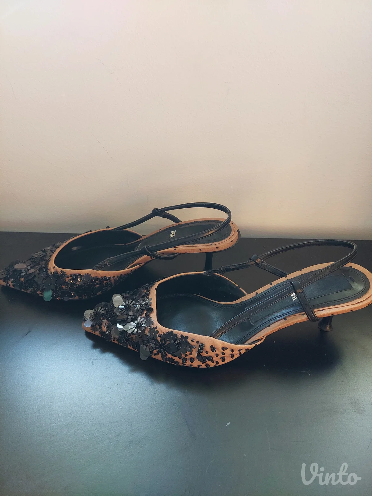 Zara 37 stikle sa perlicama