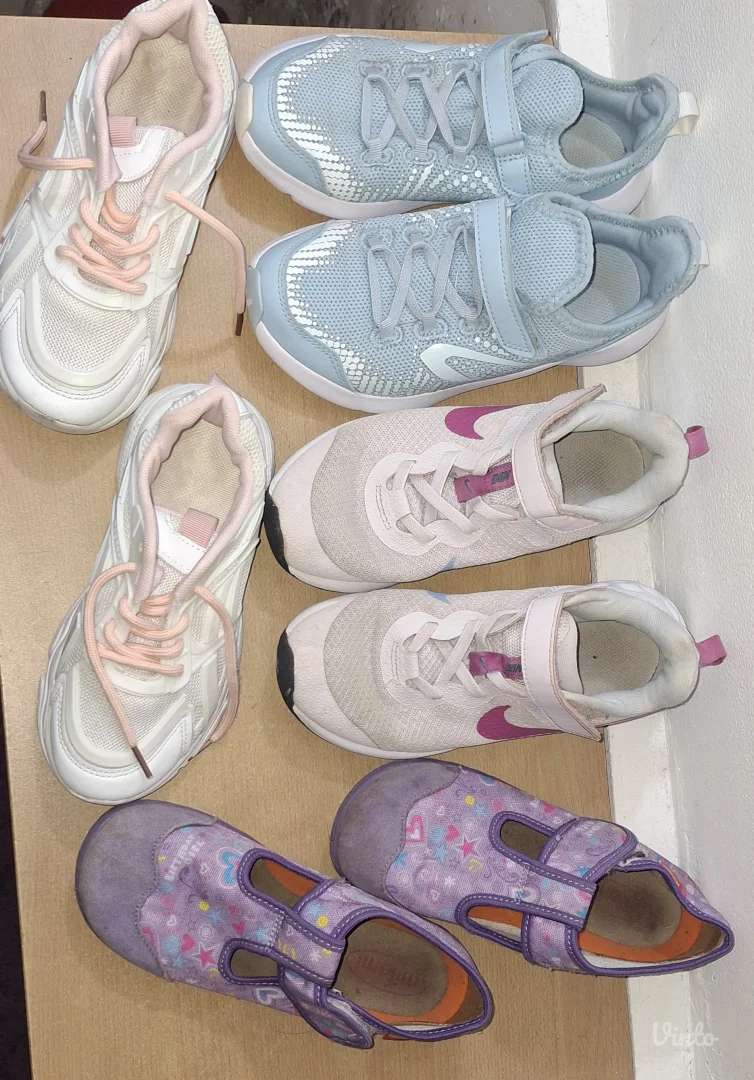 Patike za devojcice,br 32