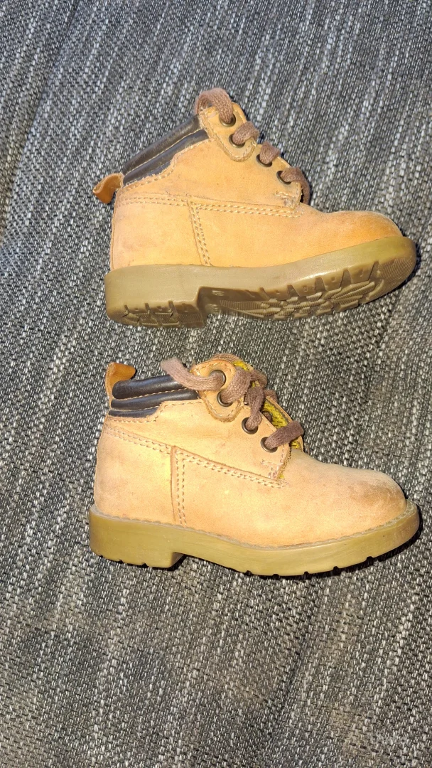 Obuca za bebu decaka