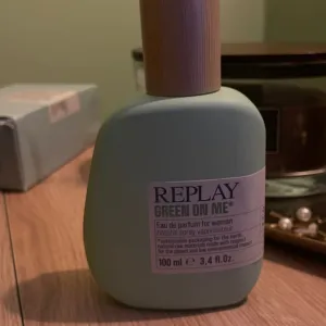Replay green on me parfem