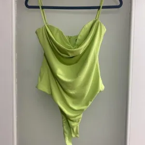 Zara zeleni bodi NOV