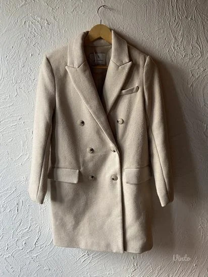 Stradivarius bez kaput sa vunom XS/S