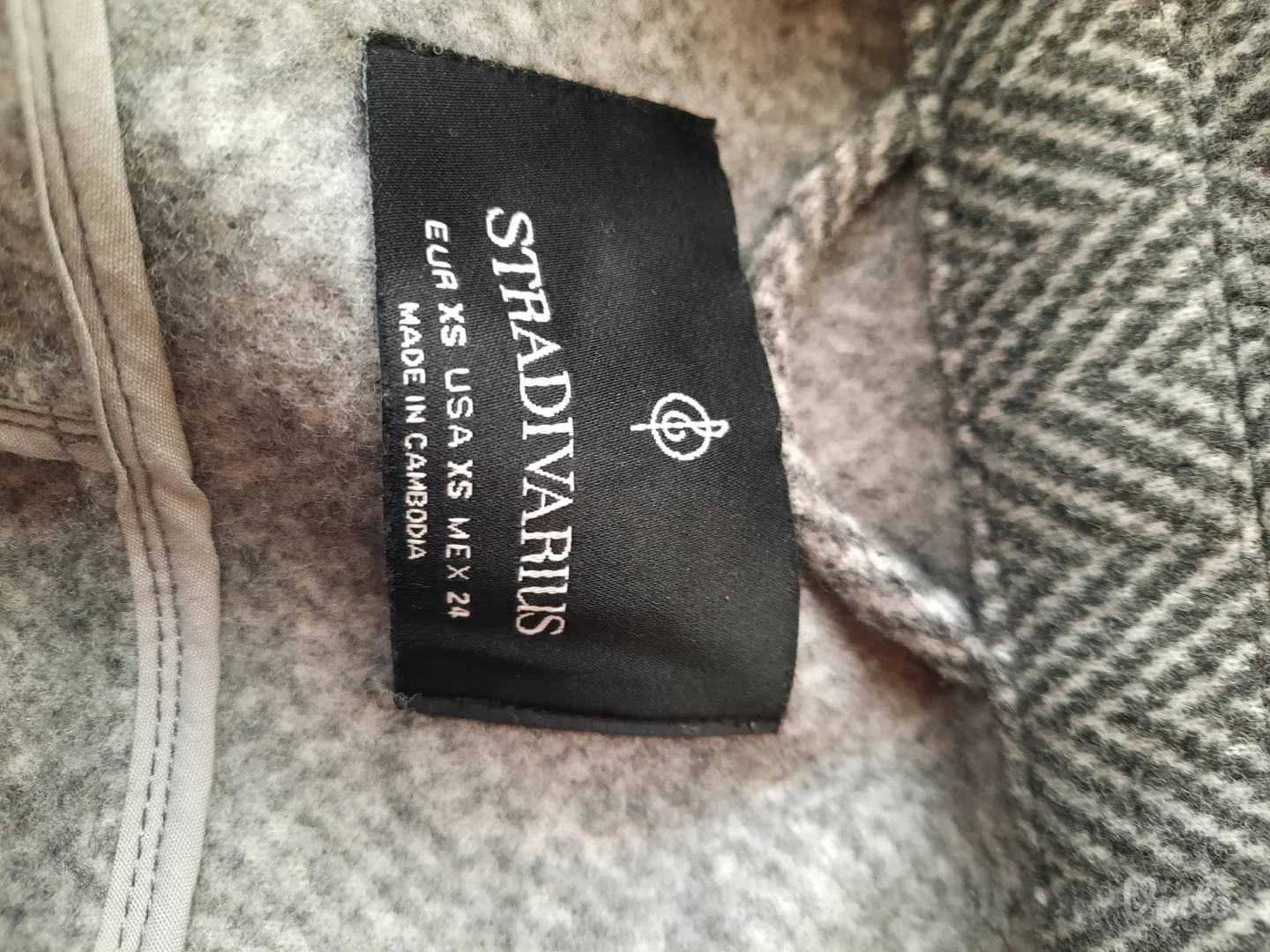 Stradivarius siva jakna XS/S