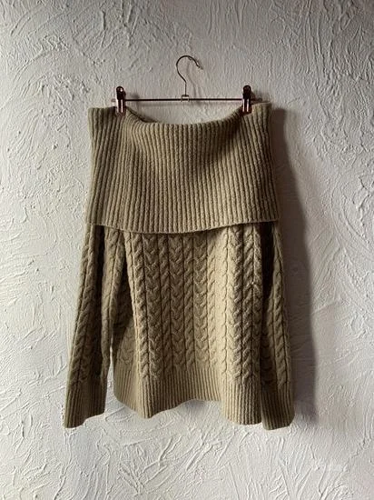 Bershka dzemper sa spustenim ramenima S/M