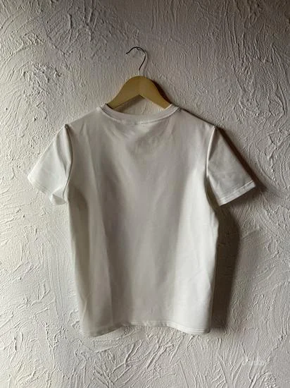 Bela majica sa printom NOVO S/M