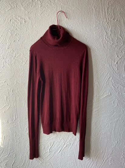 Stradivarius bordo dzemper rolka S/M