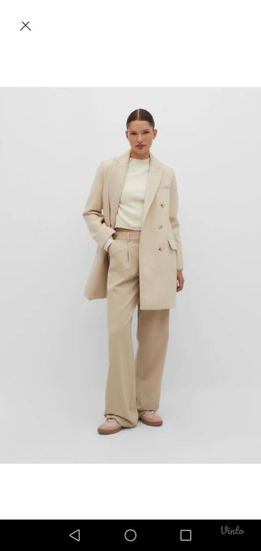 Stradivarius bez kaput sa vunom XS/S