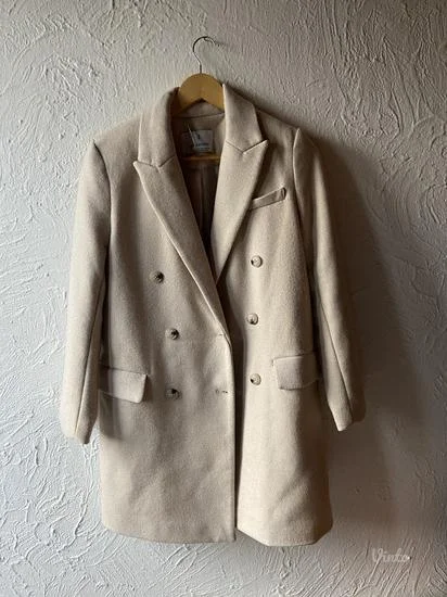 Stradivarius bez kaput sa vunom XS/S