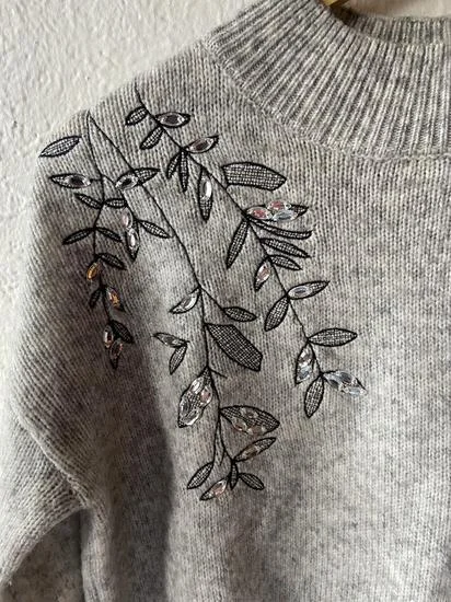 Sinsay sivi dzemper sa kristalima XXS/XS