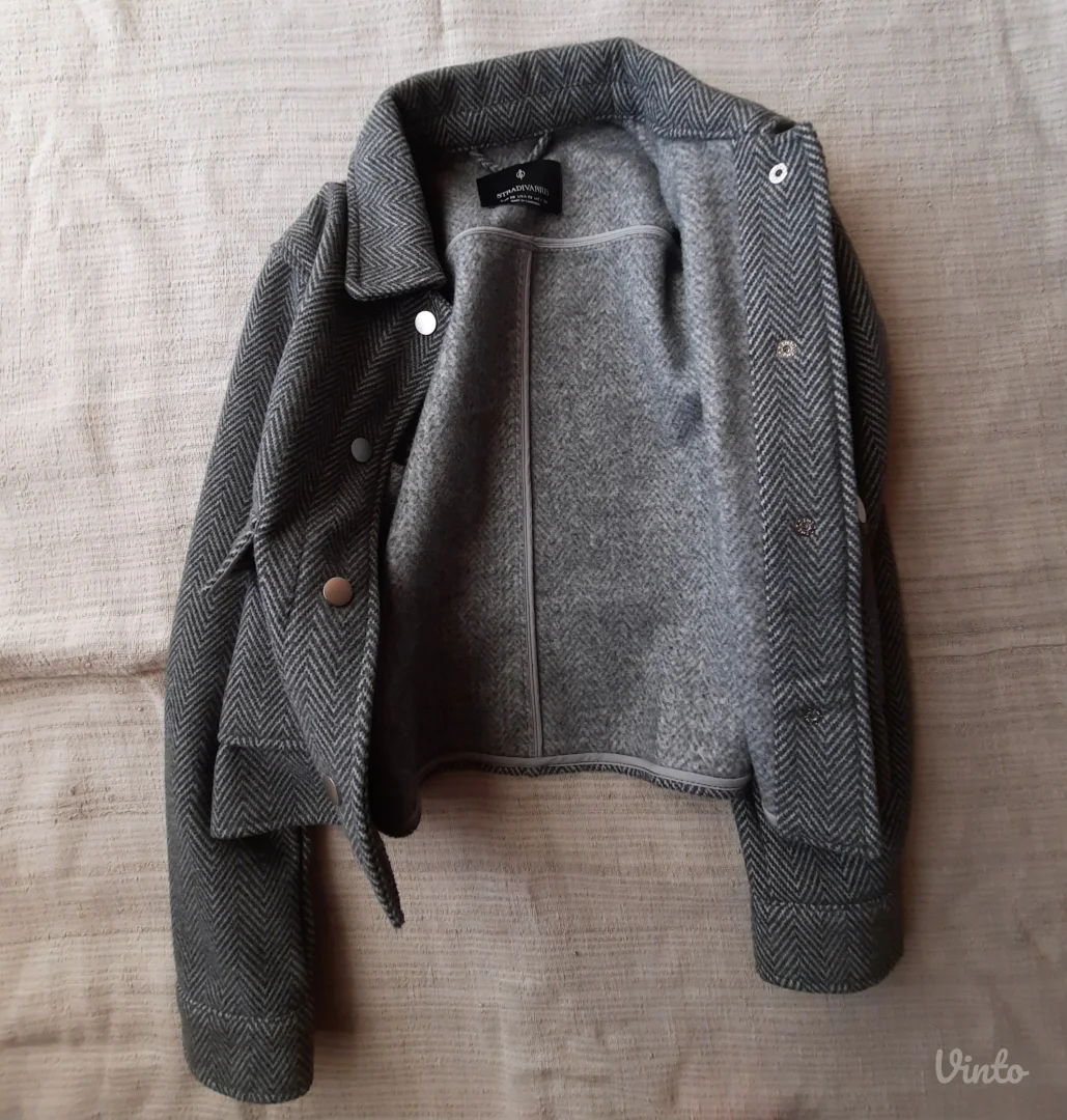 Stradivarius siva jakna XS/S
