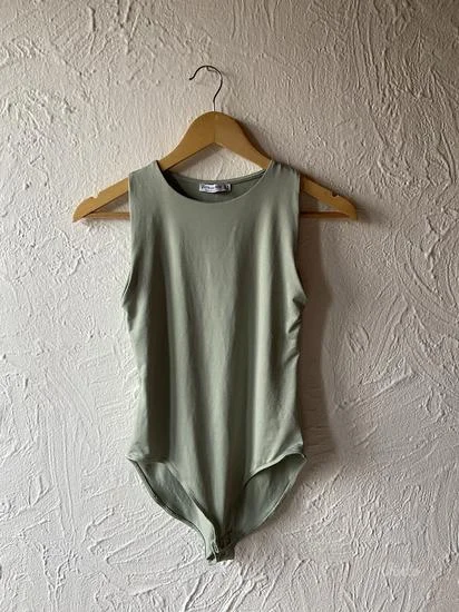 Stradivarius zeleni bodi S/M