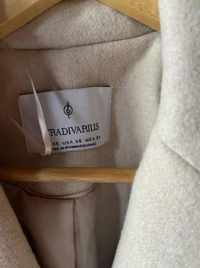 Stradivarius bez kaput sa vunom XS/S