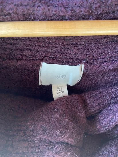 H&M dzemper sa spustenim ramenima S/M